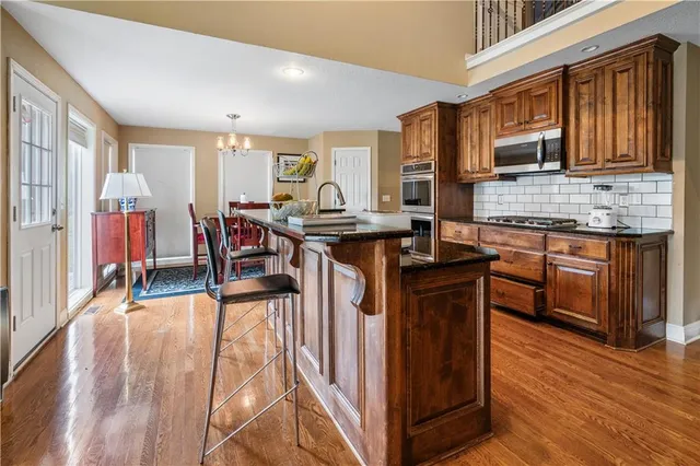 $729,000 | 9020 North Oxford Avenue, Kansas City, MO 64157