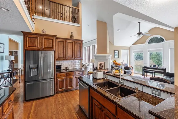 $729,000 | 9020 North Oxford Avenue, Kansas City, MO 64157