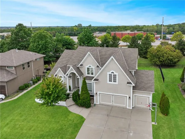 $729,000 | 9020 North Oxford Avenue, Kansas City, MO 64157