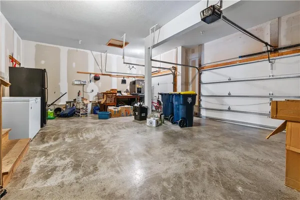 $729,000 | 9020 North Oxford Avenue, Kansas City, MO 64157