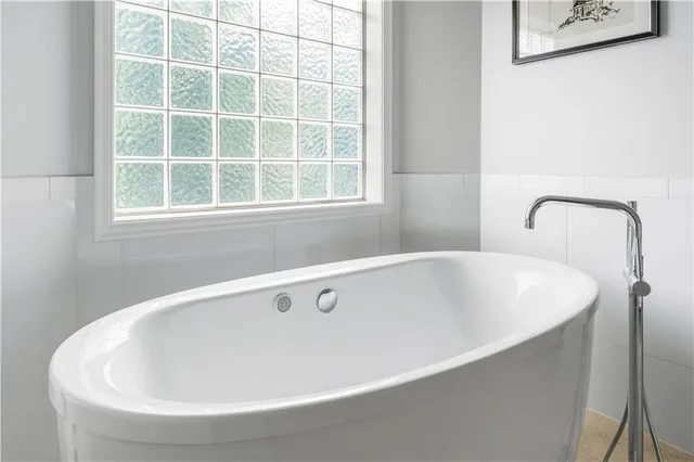 $729,000 | 9020 North Oxford Avenue, Kansas City, MO 64157