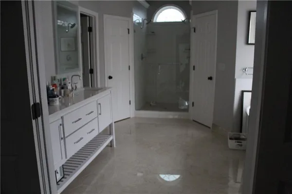 $729,000 | 9020 North Oxford Avenue, Kansas City, MO 64157