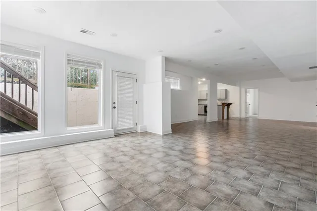 $729,000 | 9020 North Oxford Avenue, Kansas City, MO 64157