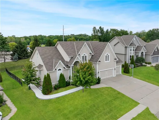 $729,000 | 9020 North Oxford Avenue, Kansas City, MO 64157