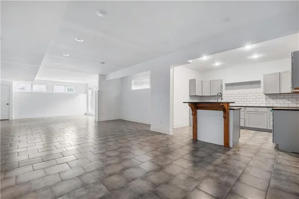$729,000 | 9020 North Oxford Avenue, Kansas City, MO 64157