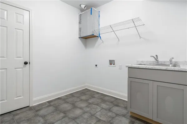 $729,000 | 9020 North Oxford Avenue, Kansas City, MO 64157