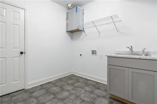 $729,000 | 9020 North Oxford Avenue, Kansas City, MO 64157