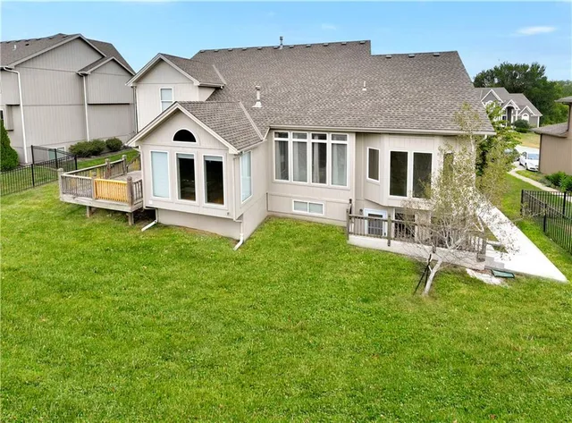 $729,000 | 9020 North Oxford Avenue, Kansas City, MO 64157