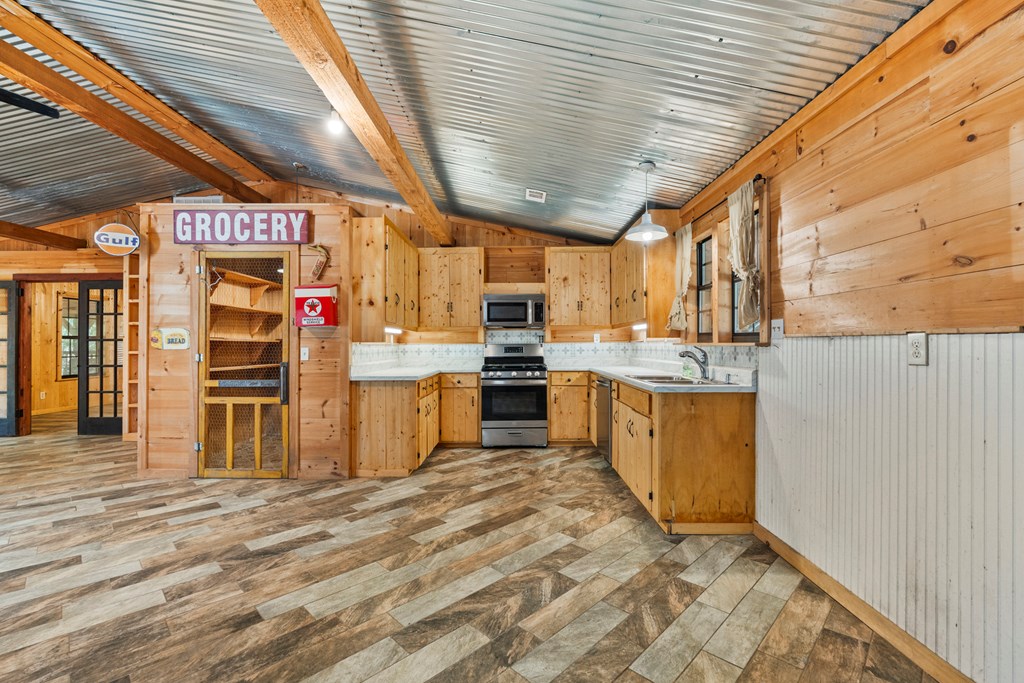 345 Howard Road Seale, AL 36875 - Photo 9 of 29 Gallery Image 9