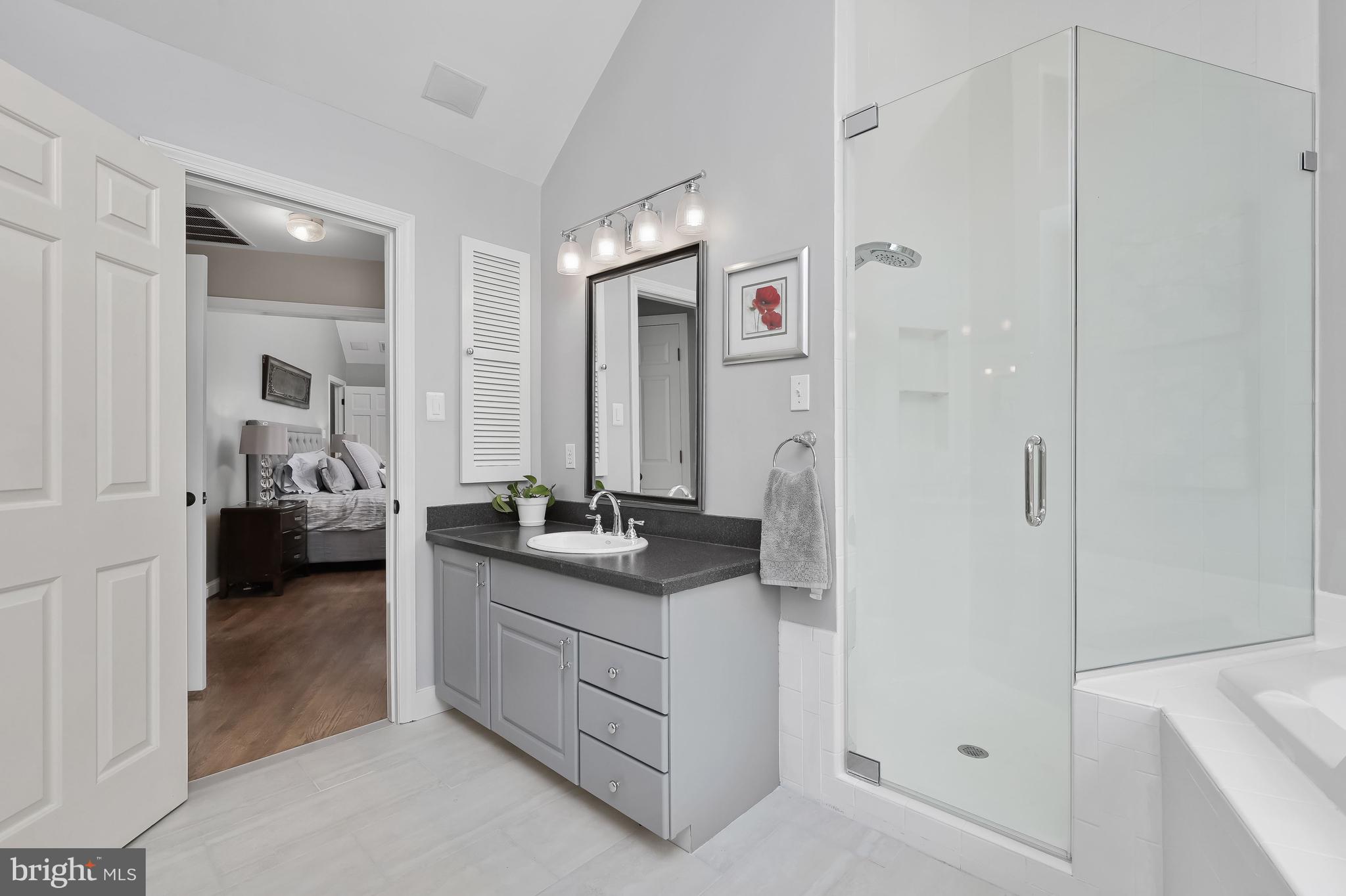 13839 Lakeside Drive Clarksville, MD 21029 - Photo 44 of 94 Primary Bedroom Suite Bath