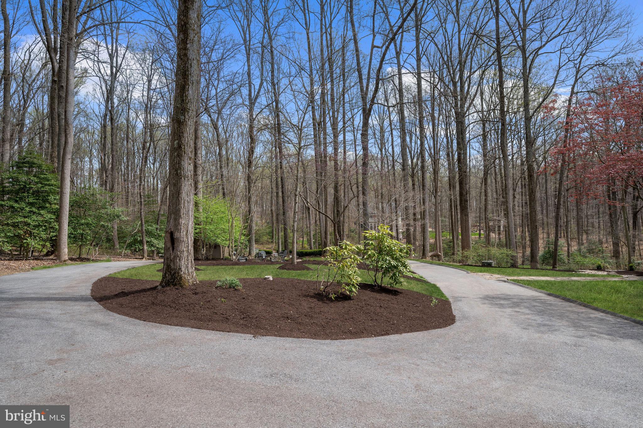 13839 Lakeside Drive Clarksville, MD 21029 - Photo 82 of 94 Circular Driveway