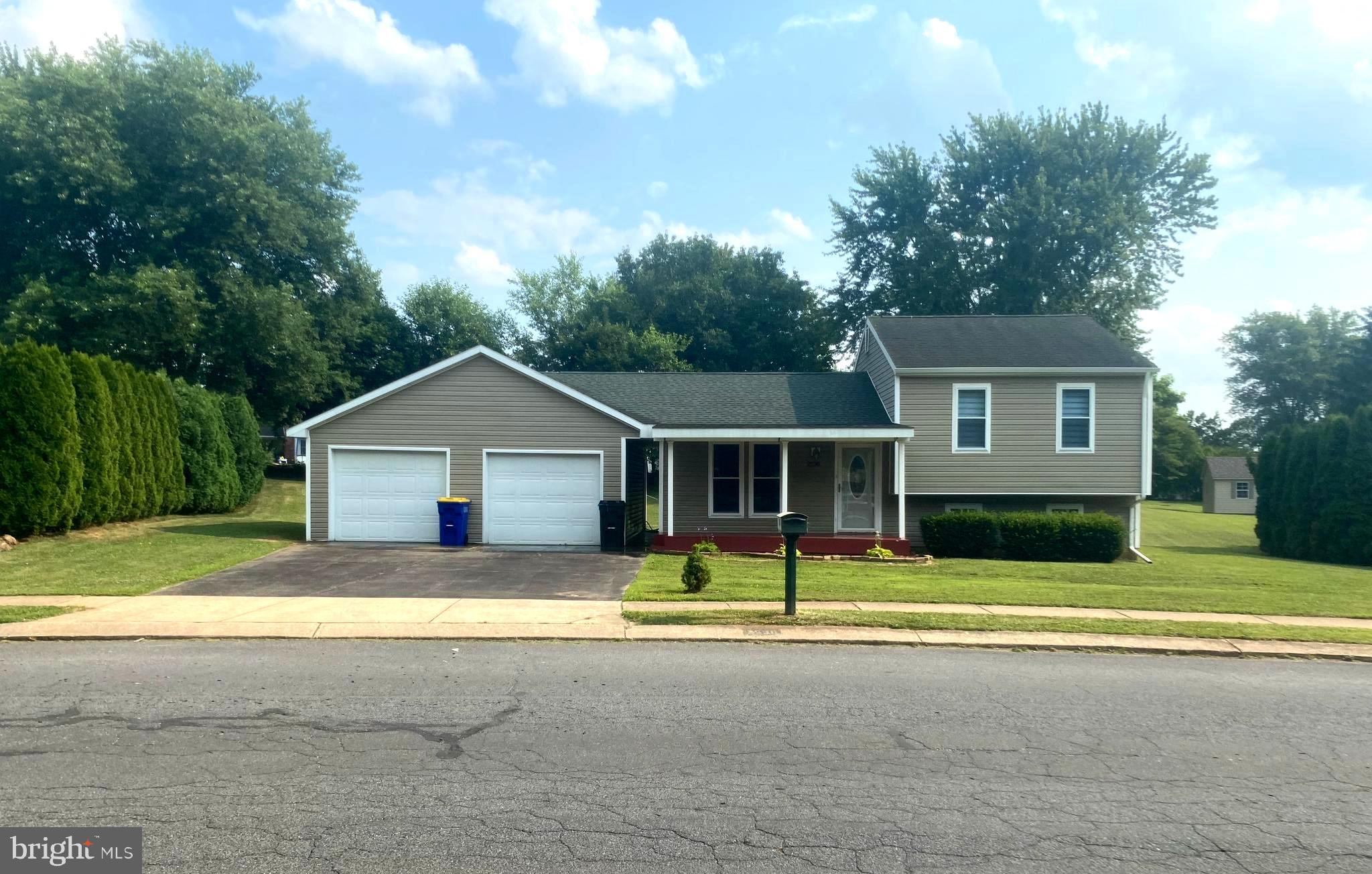 2536 Manor Road York, PA 17408 - Photo 2 of 30 FRONT OF HOME