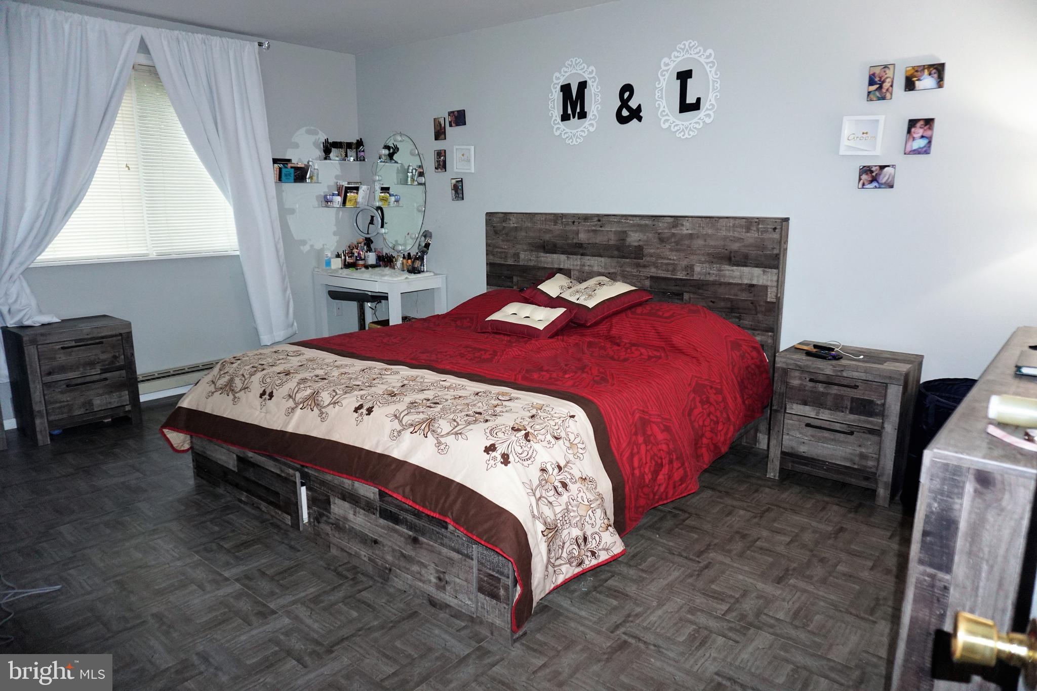 2536 Manor Road York, PA 17408 - Photo 16 of 30 1ST BEDROOM WITH WALK IN CLOSET