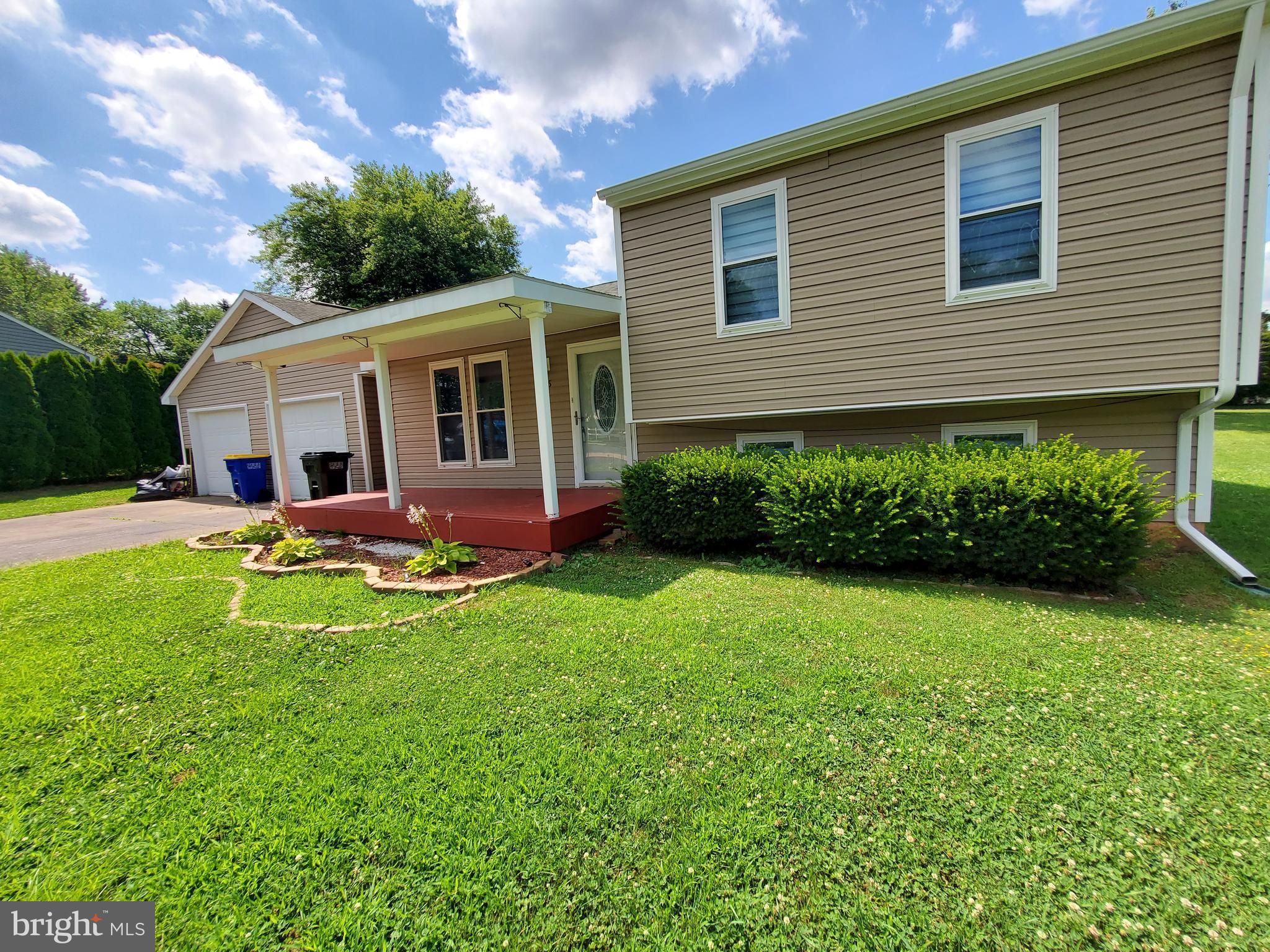 2536 Manor Road York, PA 17408 - Photo 3 of 30