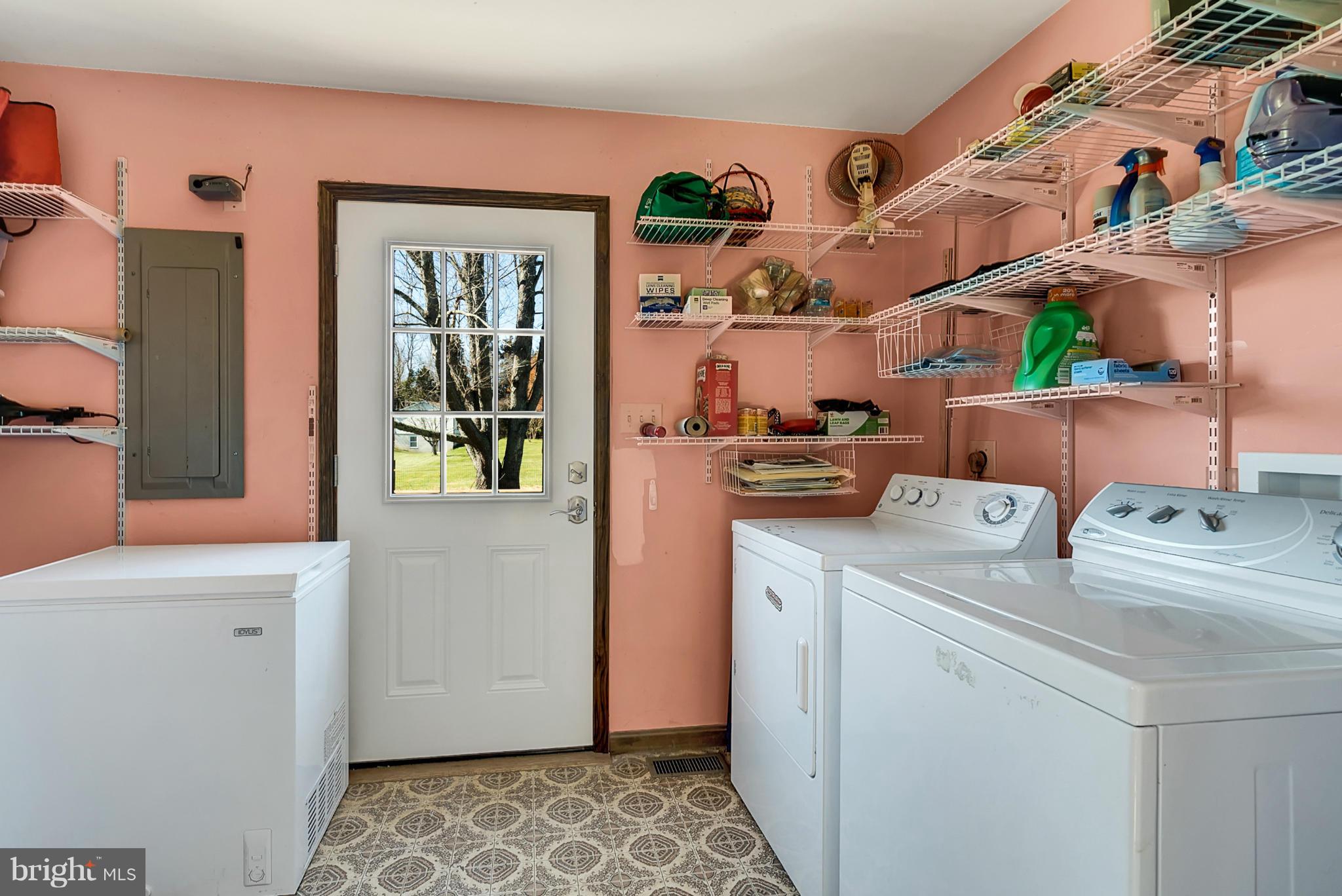 7263 Botha Road Bealeton, VA 22712 - Photo 14 of 30 Laundry room