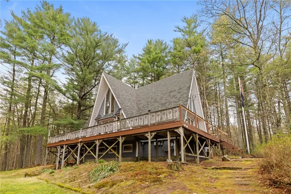$425,000 | 535 Log Road, Smithfield, RI 02917