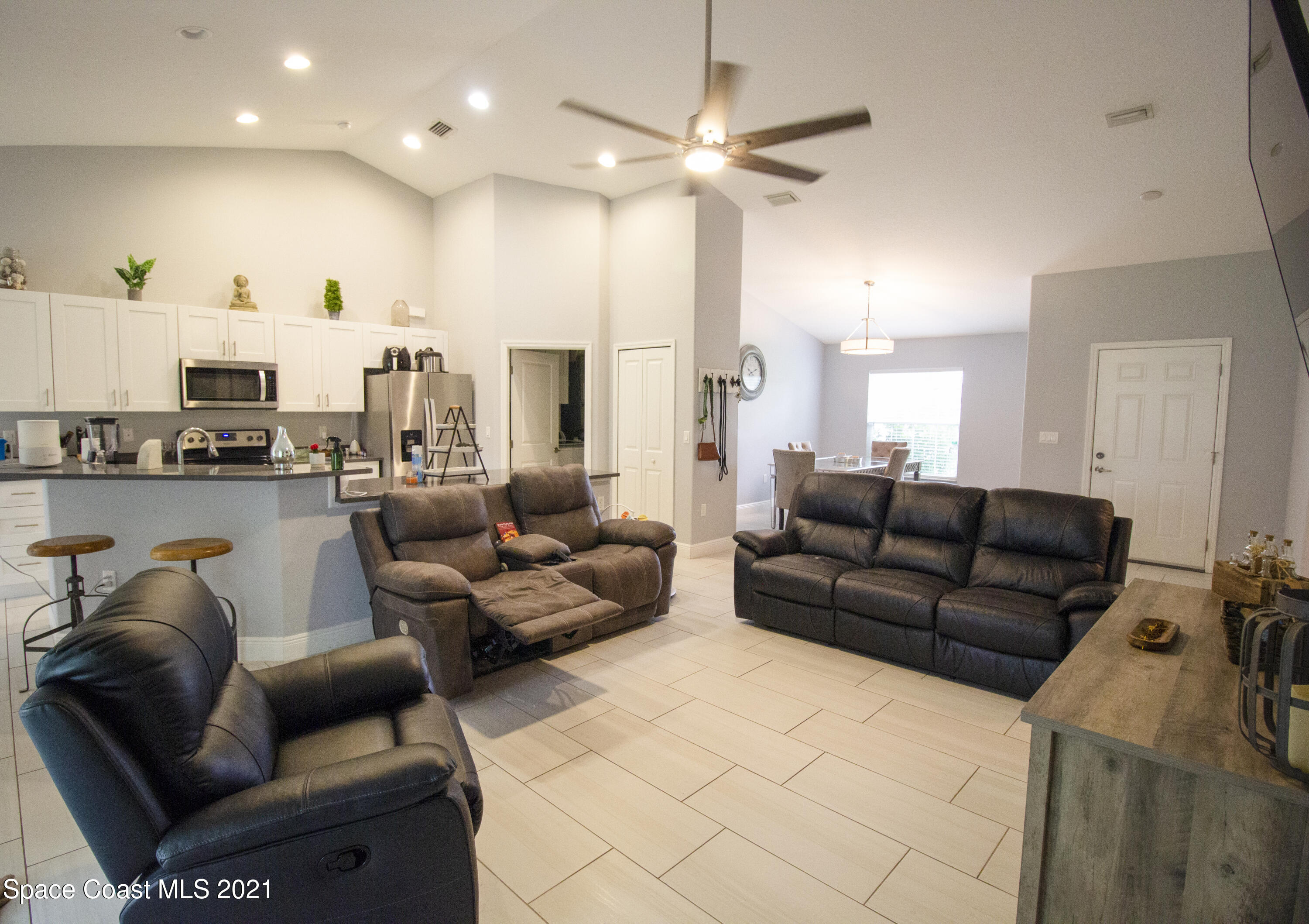 142 Abalone Road Northwest Palm Bay, FL 32907 - Photo 14 of 23 IMG_0341