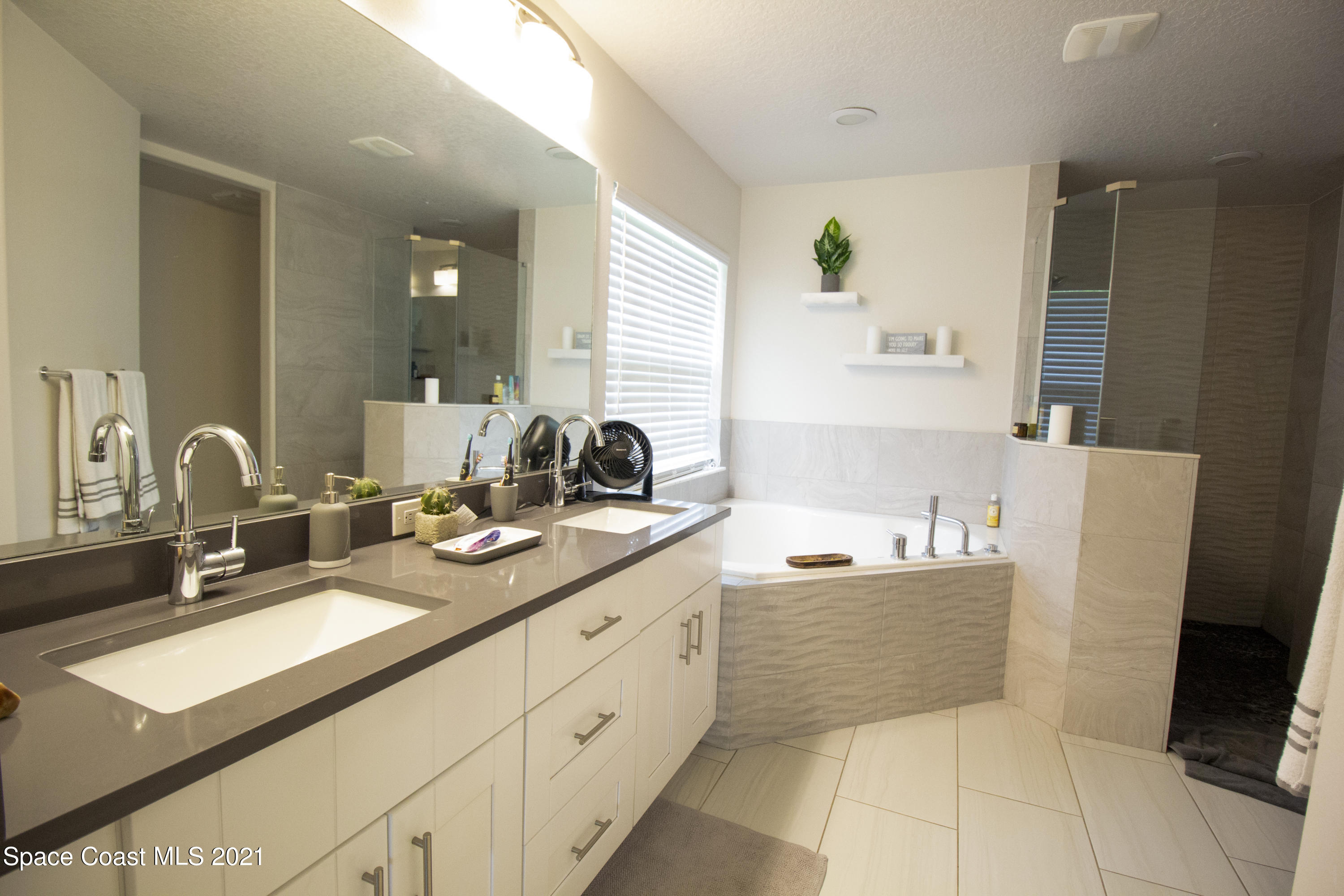 142 Abalone Road Northwest Palm Bay, FL 32907 - Photo 19 of 23 IMG_0373