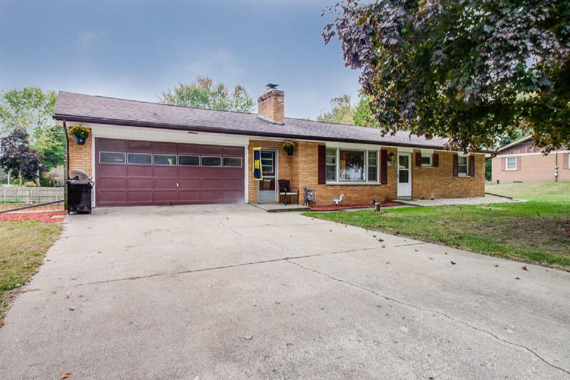 176 Edmonds Road Battle Creek, MI 49017 - Photo 1 of 16 Emonds front