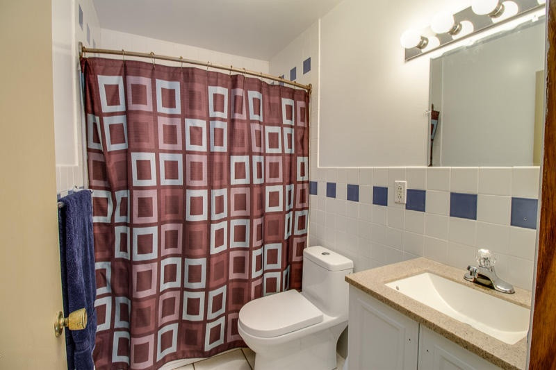 176 Edmonds Road Battle Creek, MI 49017 - Photo 4 of 16 Edmonds bath