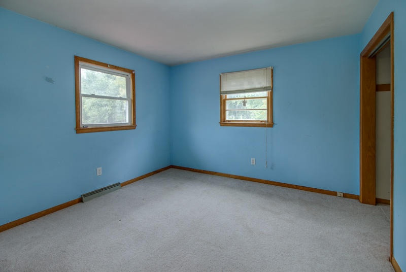 176 Edmonds Road Battle Creek, MI 49017 - Photo 5 of 16 Edmonds bed1