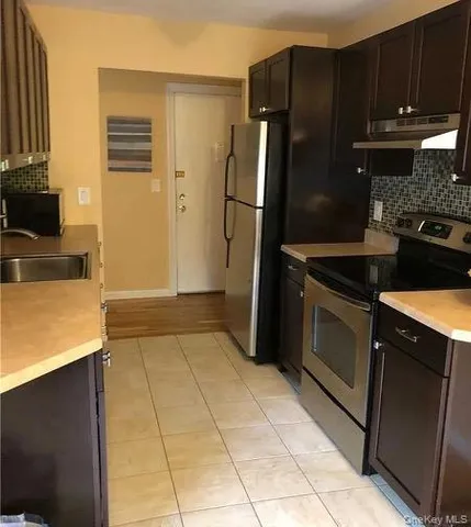 $325,000 | 2453 Union Boulevard, Unit 21B, Islip, NY 11751