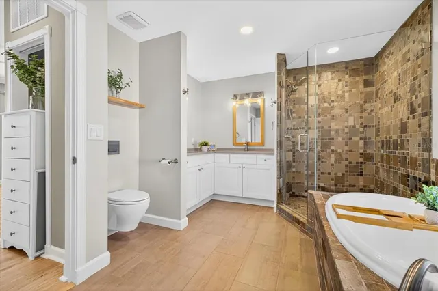 $1,799,900 | 125 Brightwater Drive, Unit 2, Clearwater Beach, FL 33767