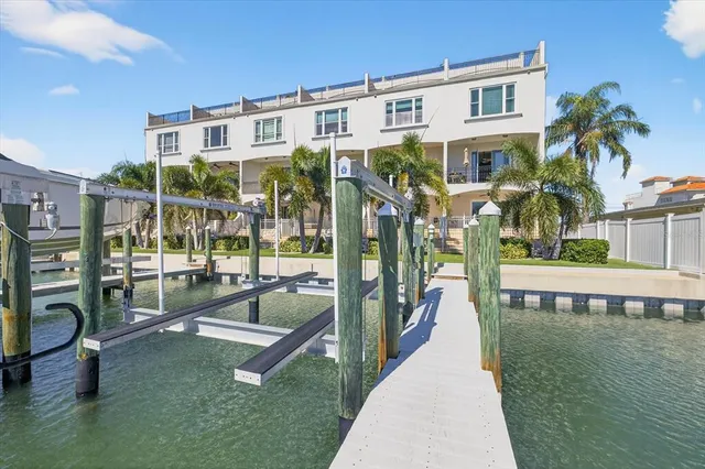 $1,799,900 | 125 Brightwater Drive, Unit 2, Clearwater Beach, FL 33767