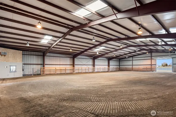 a view of room with an empty space