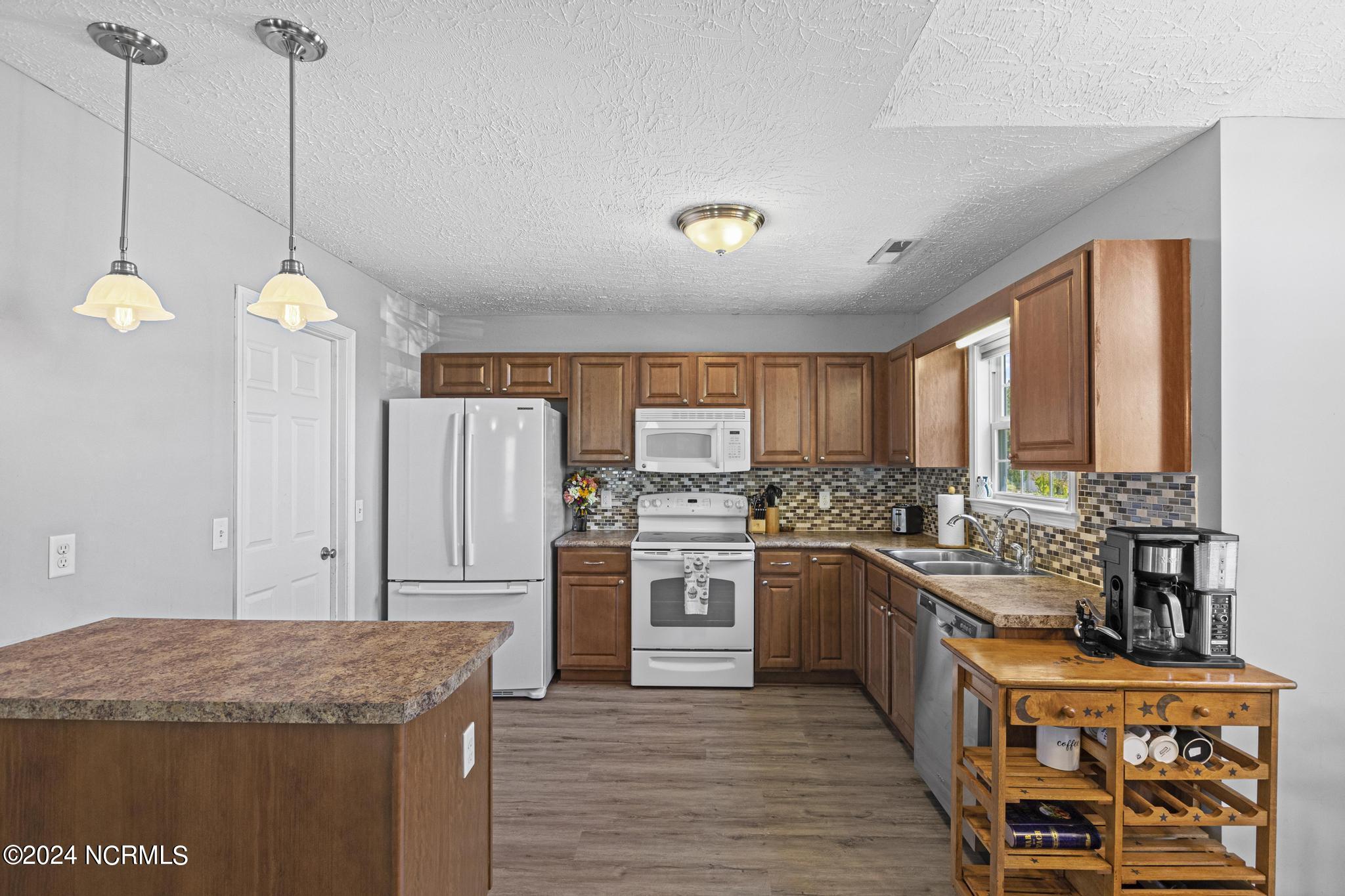 406 Tree Court Holly Ridge, NC 28445 - Photo 11 of 23 IMG_0294