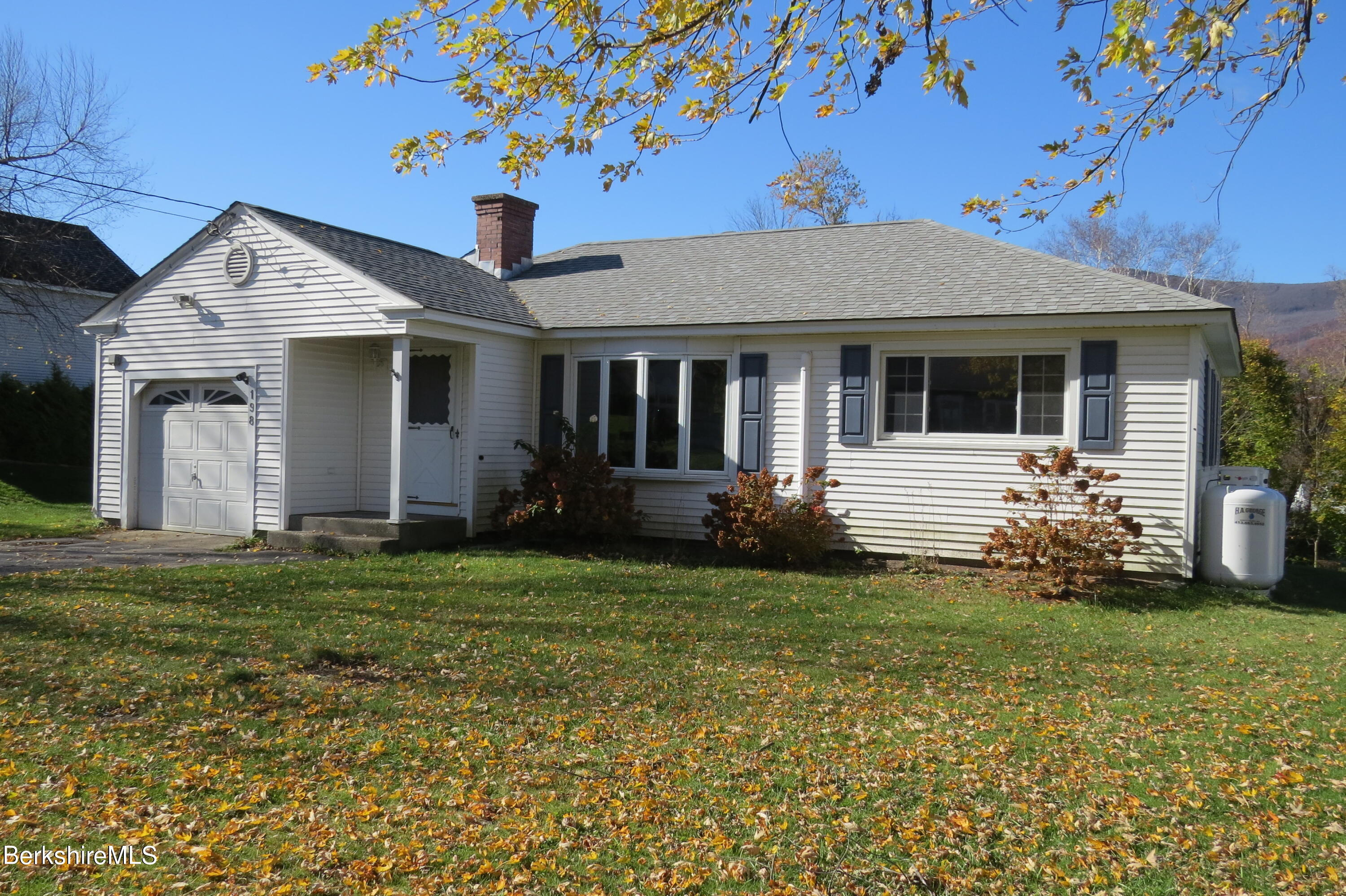 198 East Road Adams, MA 01220 - Photo 2 of 32 IMG_0843