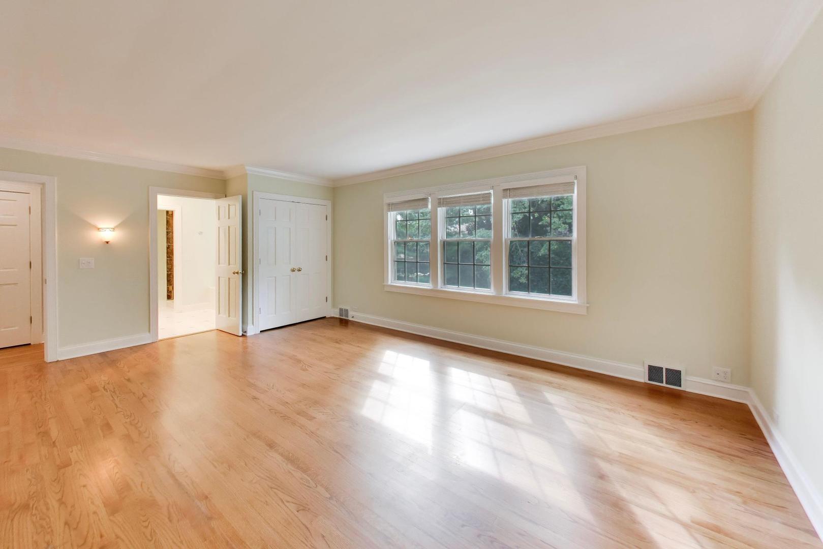 917 Romona Road Wilmette, IL 60091 - Photo 22 of 47 Gallery Image 22