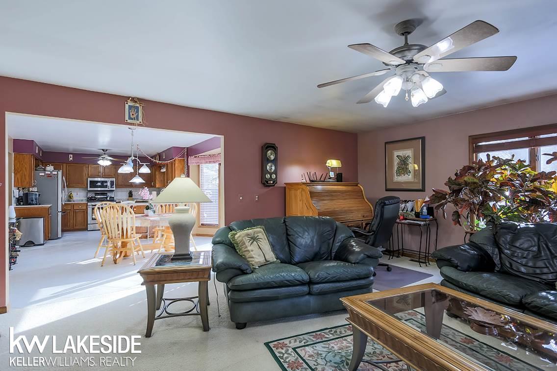 52358 Ten Point Drive Macomb, MI 48042 - Photo 18 of 52 50033593-17.JPG