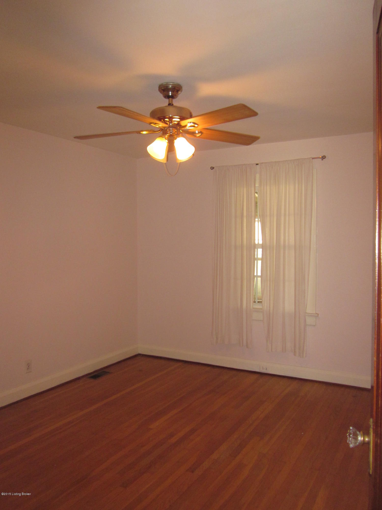405 James Road Louisville, KY 40206 - Photo 7 of 8 IMG_3508