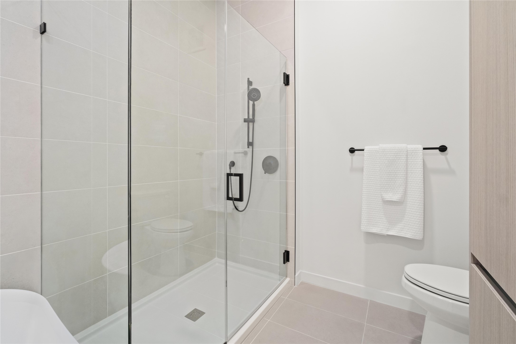 2209 South 1st Street, Unit 403 Austin, TX 78704 - Photo 13 of 40 Primary Bathroom