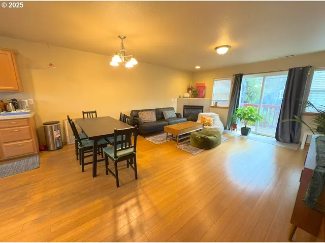 $335,000 | 2743 Southeast 98th Avenue, Unit 2, Portland, OR 97266
