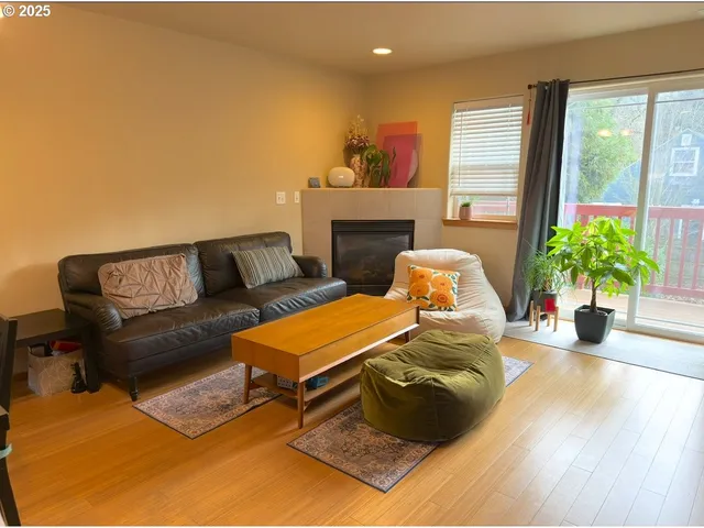 $335,000 | 2743 Southeast 98th Avenue, Unit 2, Portland, OR 97266