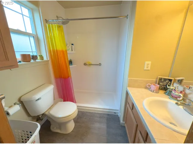 $335,000 | 2743 Southeast 98th Avenue, Unit 2, Portland, OR 97266