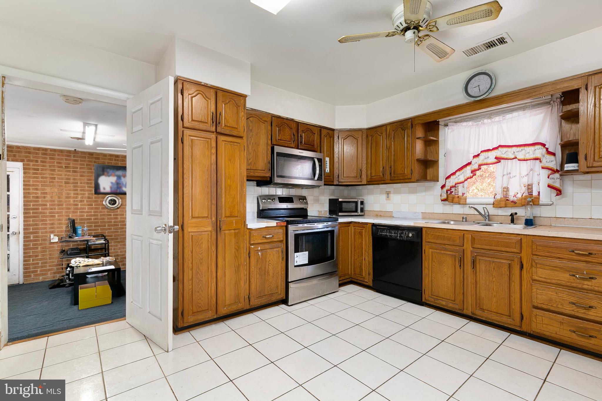 9331 Lanham Severn Road Lanham, MD 20706 - Photo 10 of 47 Gallery Image 10