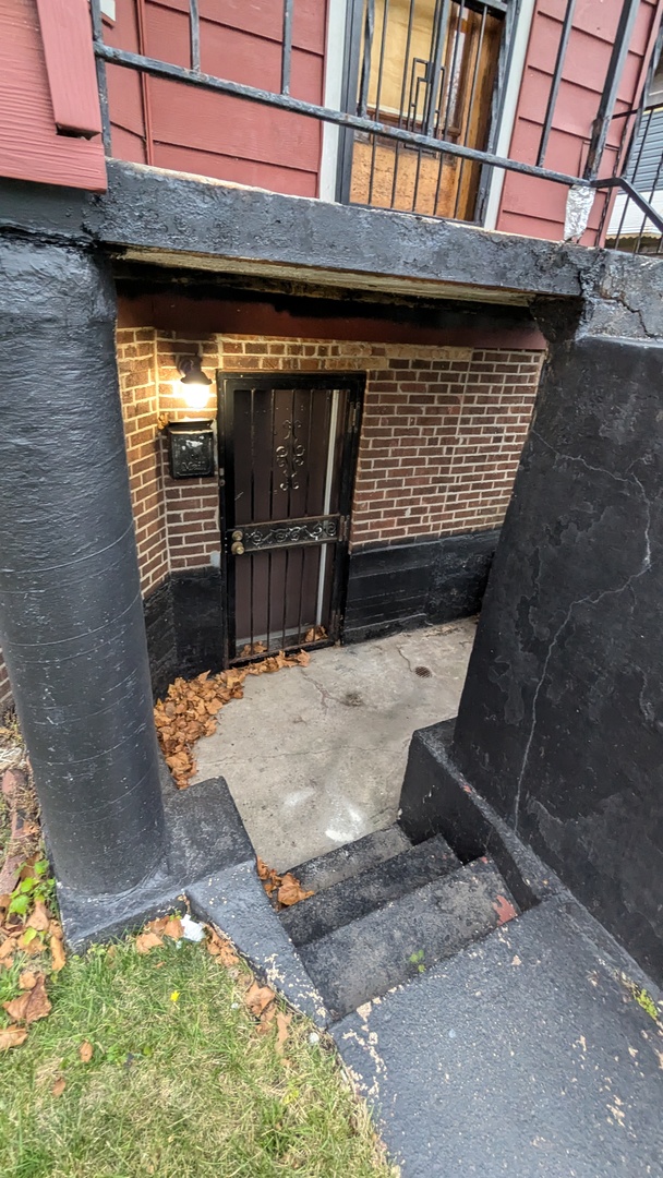 8112 South Exchange Avenue Chicago, IL 60617 - Photo 29 of 35 a view of outdoor space