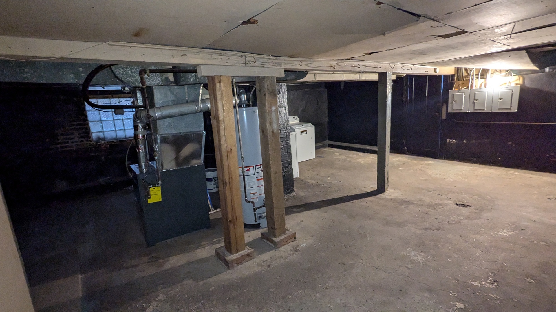 8112 South Exchange Avenue Chicago, IL 60617 - Photo 32 of 35 a view of empty room