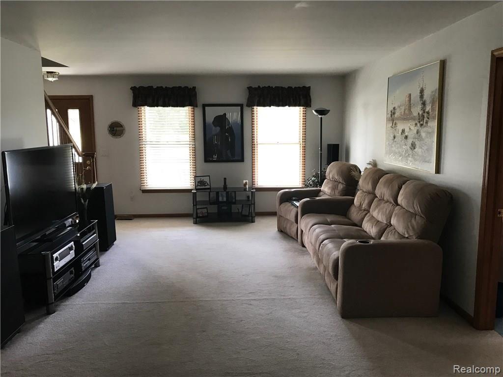 2571 Bowman Road Imlay City, MI 48444 - Photo 9 of 24 2571 Bowman Rd Living Rooom2.jpg