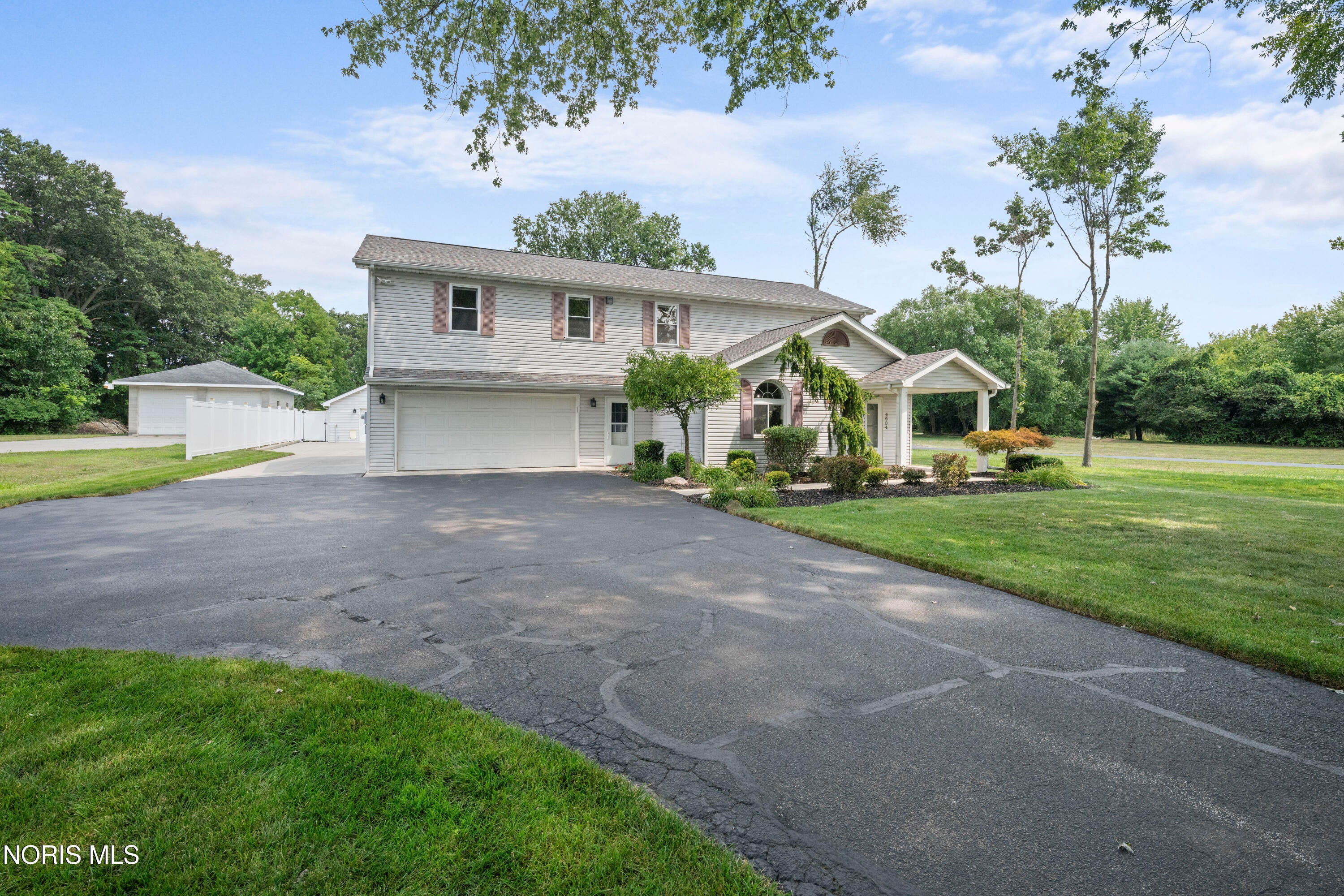 2004 King Road Toledo, OH 43615 - Photo 2 of 44 Gallery Image 2