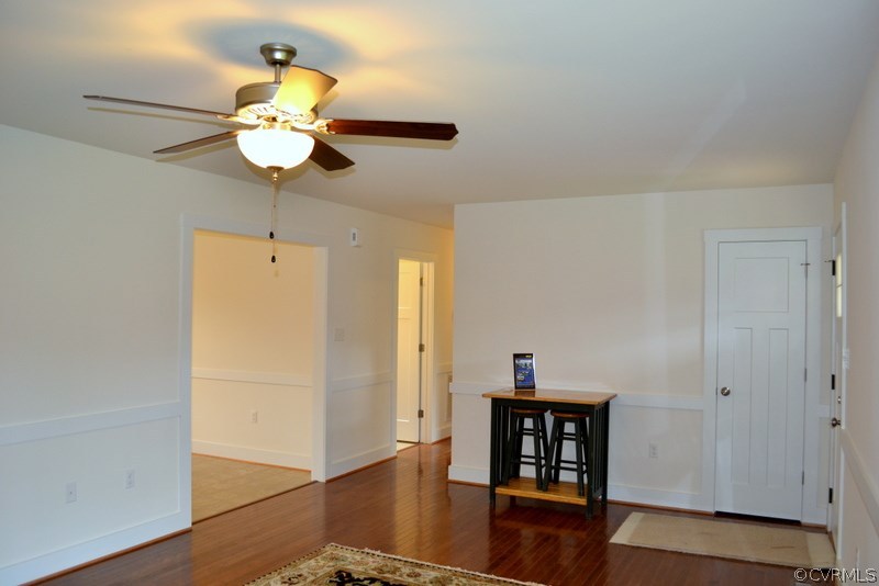 5 Manchester Road Bumpass, VA 23024 - Photo 4 of 17 Living Room