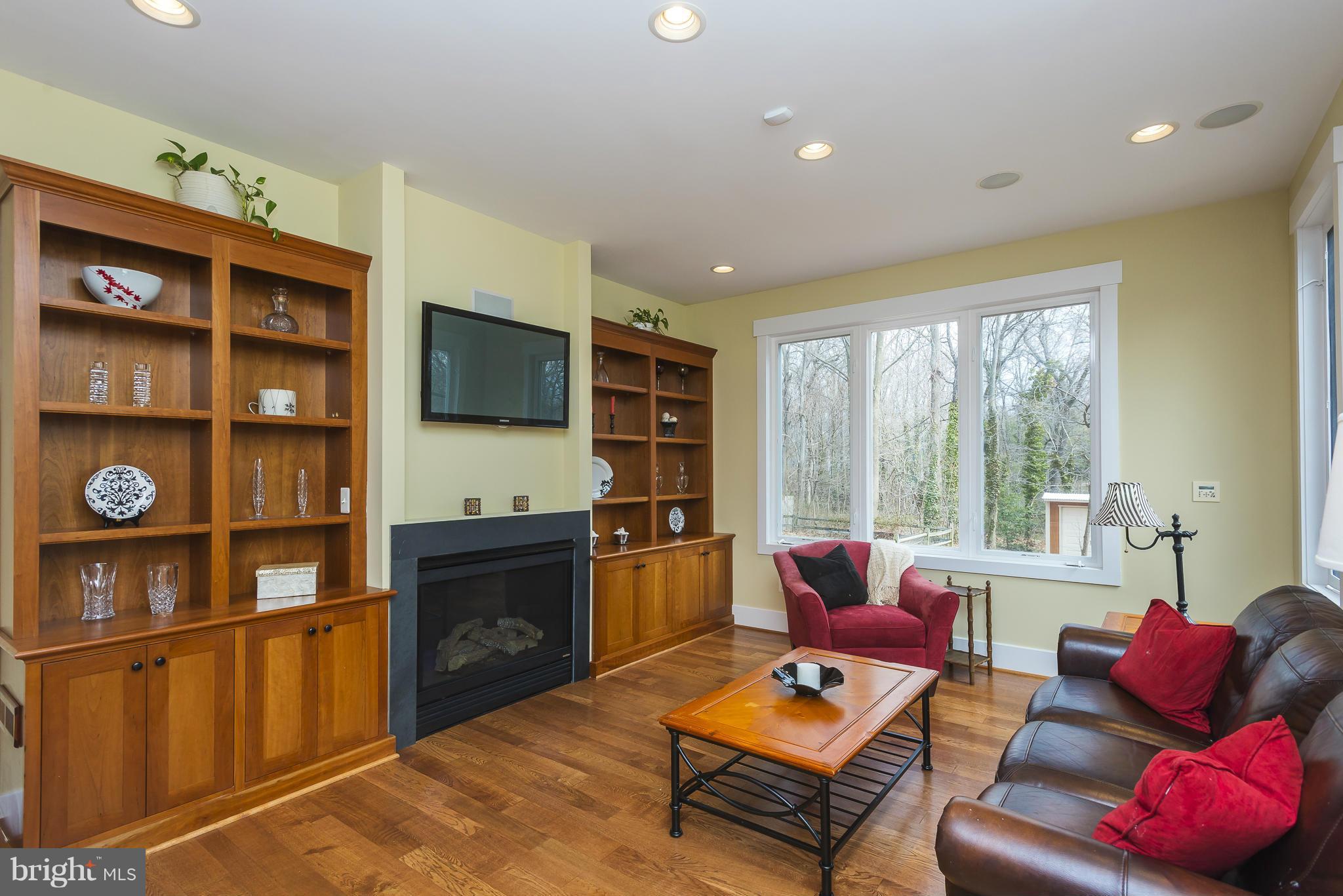 49 Silopanna Road Annapolis, MD 21403 - Photo 6 of 21 Living Room