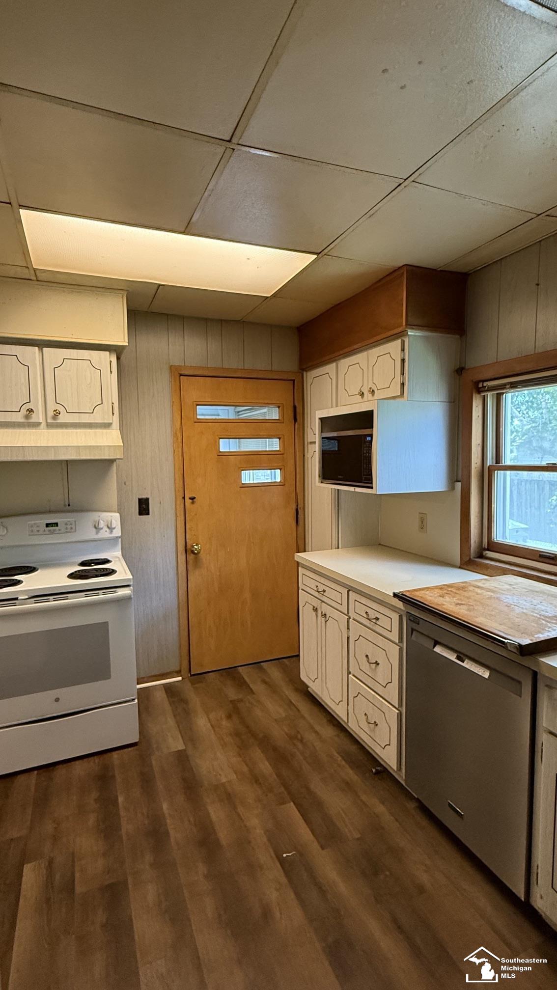 474 Riverview Avenue Monroe, MI 48162 - Photo 11 of 16