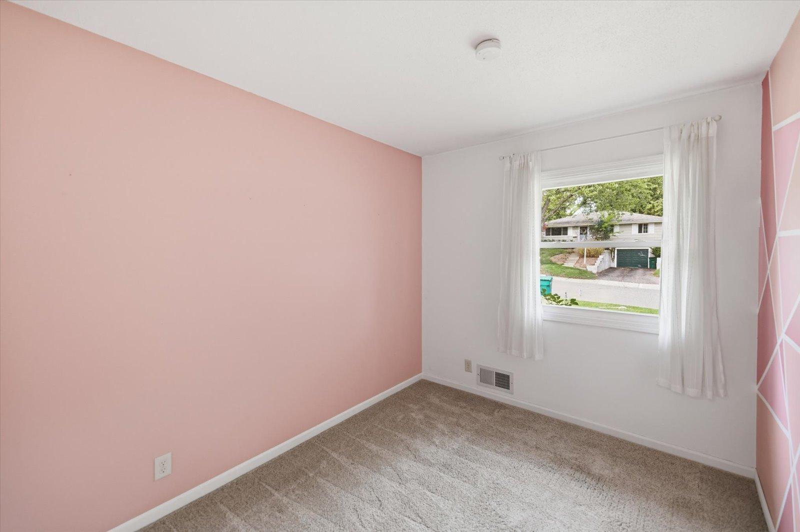 4409 Poplar Bridge Road Bloomington, MN 55437 - Photo 24 of 46 Gallery Image 24
