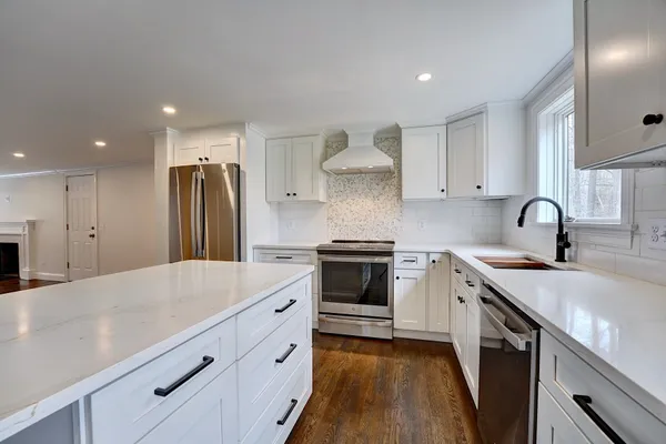 $1,395,000 | 137 Walker Bungalow Road, Portsmouth, NH 03801