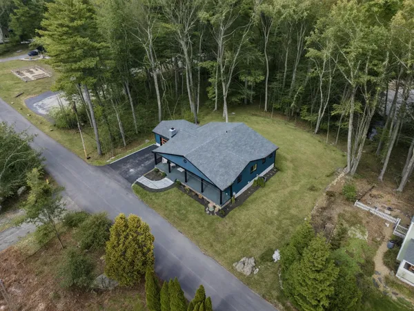 $1,395,000 | 137 Walker Bungalow Road, Portsmouth, NH 03801