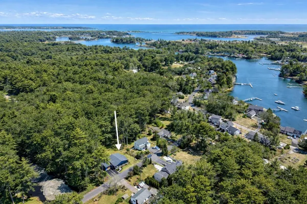 $1,395,000 | 137 Walker Bungalow Road, Portsmouth, NH 03801
